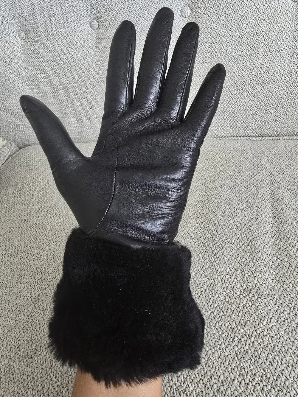 UGG Australia Black Leather Studded Strap Shearling Cuff Gloves - Womens Medium